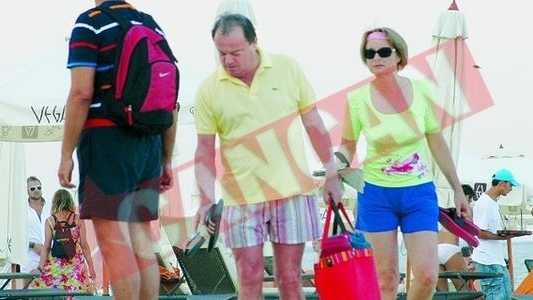 Blaga, la plaja in slip de 300 euro