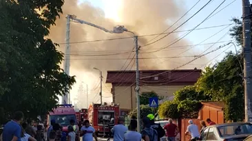 Incendiu de proporții în București! FOTO - VIDEO