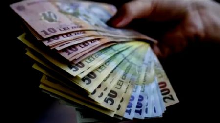 Amenzi de 20.000 lei pentru românii care interacționează cu bugetarii. Proiect nou al Guvernului