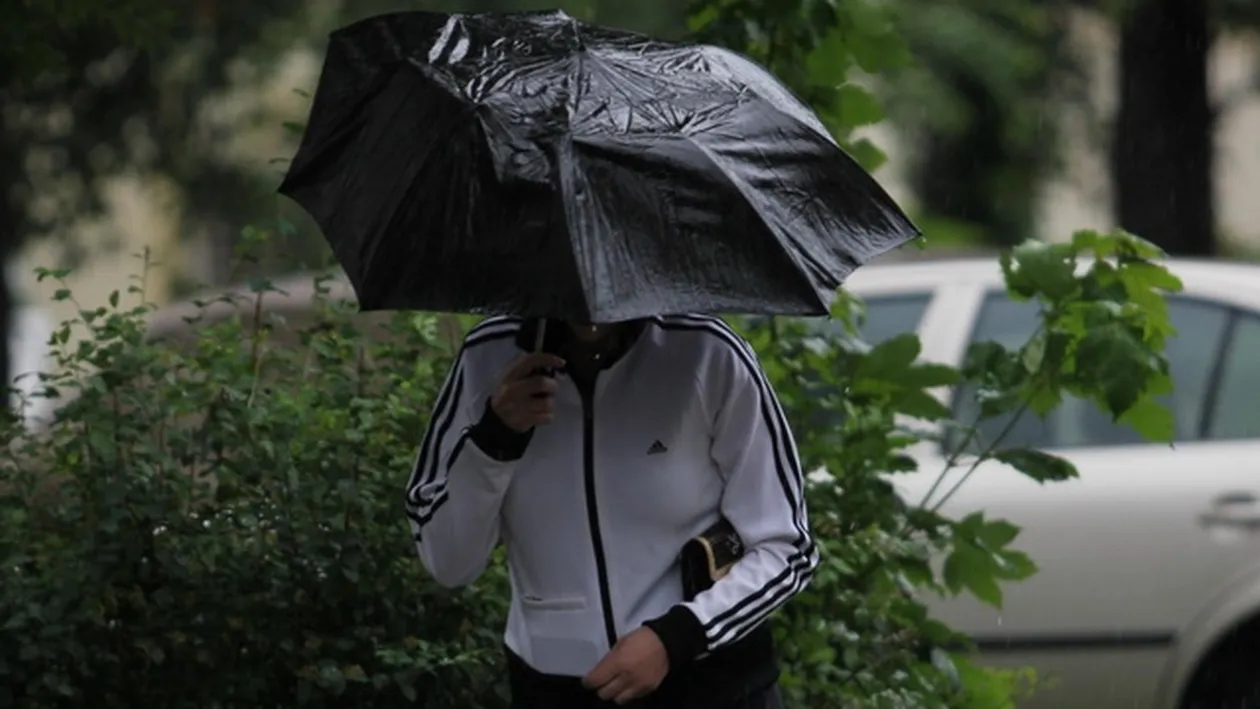 Comandament de INUNDATII la Guvern! COD GALBEN de ploi si vijelii, valabil pentru aproape toata tara