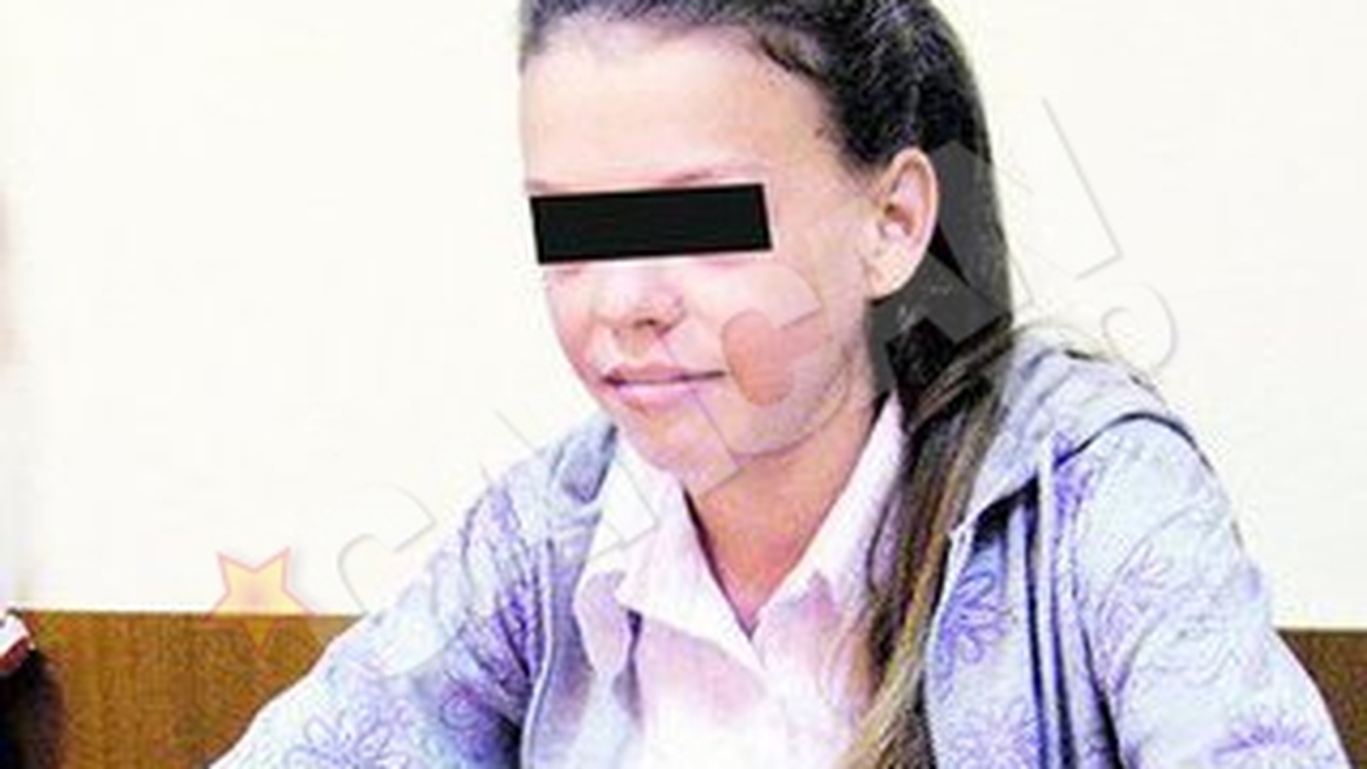 Incredibil! La 14 ani, Ioana Balan, din Galati, nu poate vorbi si nici manca bine din cauza danturii. Are opt dinti in plus!