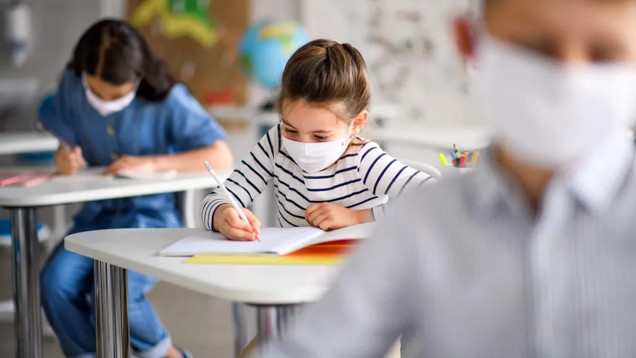 Noi informații despre începerea anului școlar! Ce spune Sorin Cîmpeanu despre profesorii nevaccinați care nu se testează la 72 de ore: ”se odihnesc un pic”