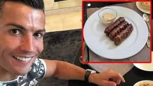 Ce comentariu i-a lăsat un român lui Cristiano Ronaldo, după ce l-a văzut cu o farfurie cu 3 mici, în față: "Doar.."
