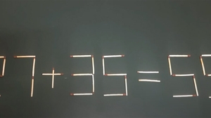 Test de inteligență doar pentru genii | Mută un singur chibrit pentru a corecta 27+35=55