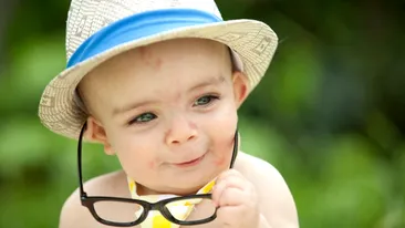 Moda hipsterilor a cuprins toata tara! Dar stii cum arata accesoriile bebelusilor cu parinti hipsteri?