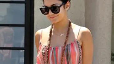 Pe aripile vantului! O vedeta Disney a ramas cu rochia ridicata si funduletul la vedere - vezi despre cine este vorba!