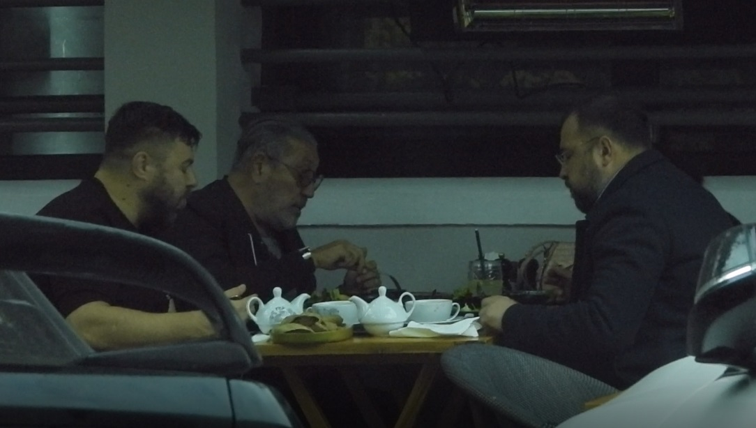 Serghei Mizil, la masă cu amicii lui
