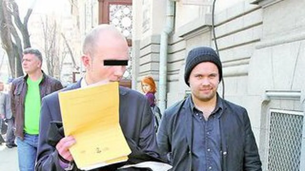 Fostul solist de la Bosquito, de nerecunoscut la proces. Radu Almasan a divortat de un barbat!