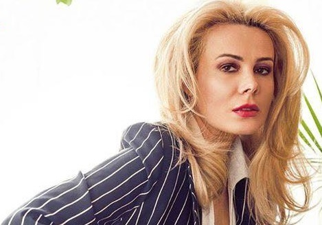 Cum arată Dana Săvuică aproape goală la 49 de ani! Detaliul din imagini care a ”stricat” armonia!