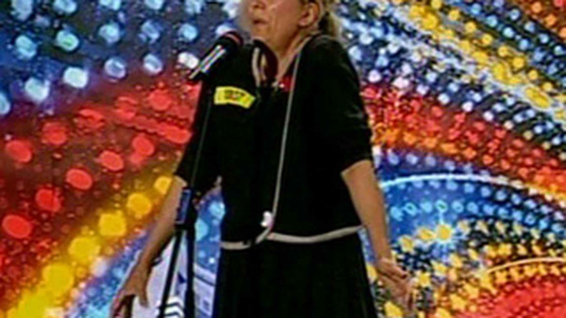 VIDEO Medicul ginecolog cu glas de privighetoare! Femeia asta i-a dat pe spate pe membrii juriului de la Romanii au talent!