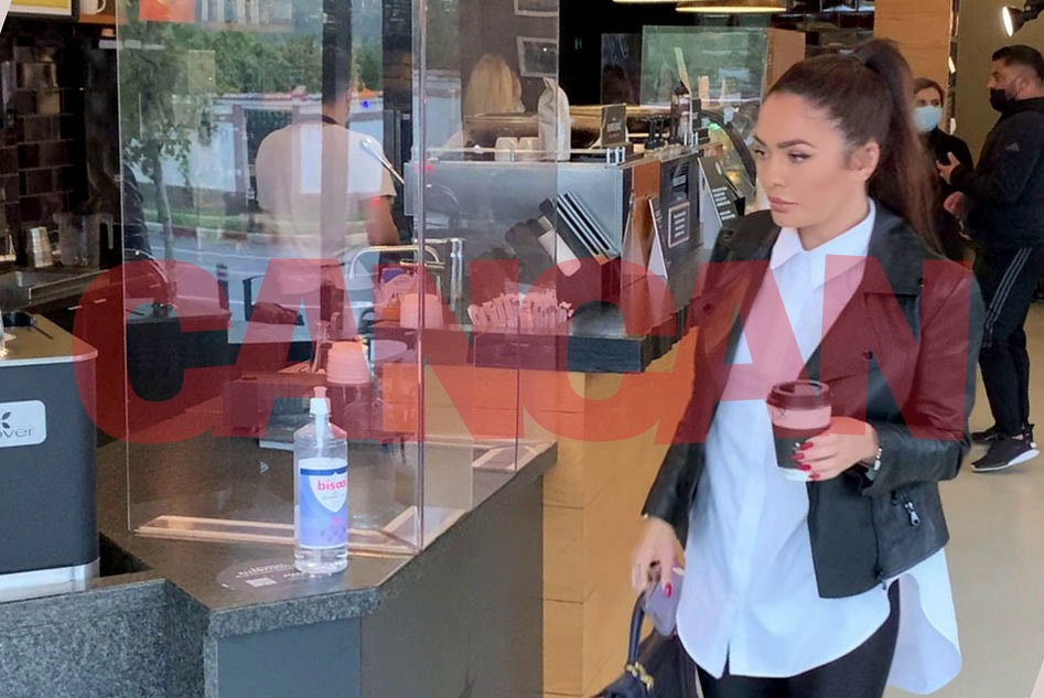 Sexy-graviduța lui Reghe s-a oprit din drum pentru o cafea (Foto: CANCAN.RO)
