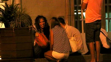 Steven Tyler, la sueta cu fanii pe bordura