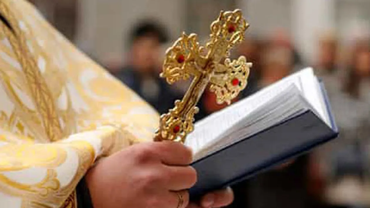 Scandal de proporții într-o casă parohială! Preotul, acuzat de comportament violent. „Eu vin, diavole, și te omor pe tine noaptea!”