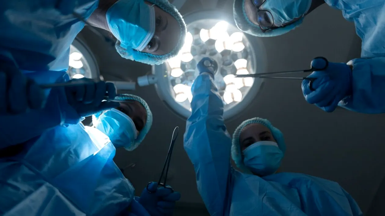 O femeie s-a trezit din comă în timp ce medicii îi prelevau organele. Cine a insistat ca donarea să continue, deși pacienta era vie