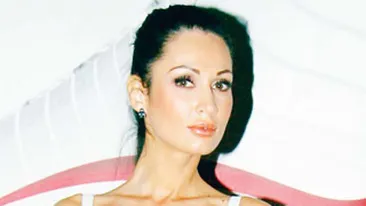 Nicoleta Luciu si stilul ei vestimentar haotic! Vezi aici cea mai buna si cea mai neinspirata tinuta ale brunetei!