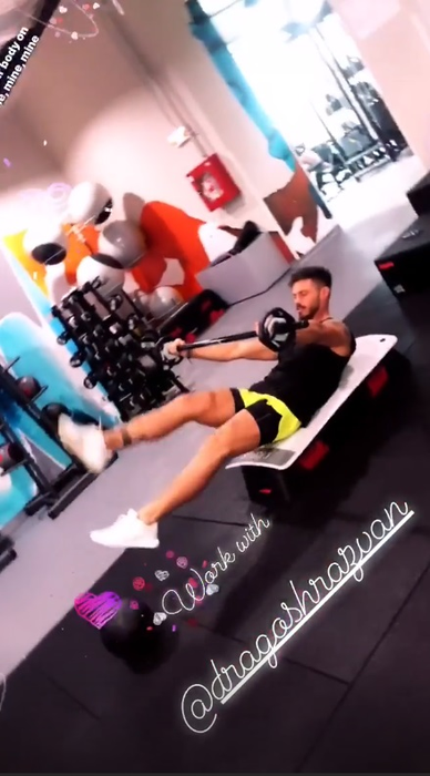 Laurette s-a combinat cu fostul soț al unei vedete de la noi?! Gestul romantic făcut de mulatră în văzul lumii