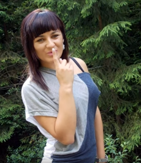 La câte operații estetice a apelat Carmen de la Sălciua de-a lungul timpului. Nu o recunoști