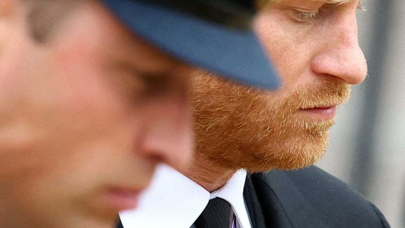 Prințul William ar fi „furios” după întoarcerea lui Harry în Marea Britanie. De ce crede că ar putea fi forțat să se împace cu fratele său