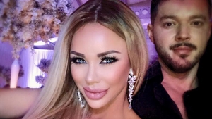 Toată lumea s-a uitat la BIANCA DRĂGUŞANU, după ce a apărut iarăşi cu părul lung. În urmă cu doar câteva zile anunţa că s-a tuns, dar acum...