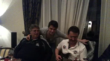 Gino Iorgulescu s-a distrat de Craciun “ca boierii aia mari”! L-a pus pe Florin Chilian sa ii cante si sa ii dea lectii de muzica