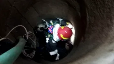 O femeie din Argeș s-a aruncat în fântână. Salvatorii au reușit să o scoată vie de la nouă metri adâncime