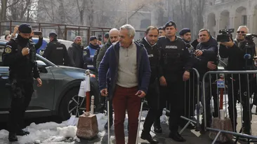 BREAKING | Călin Georgescu, oprit în trafic și ridicat de polițiști. A fost dus la Parchetul General!