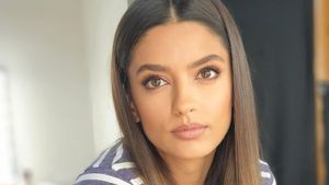 Surpriză! El este bărbatul de care s-a îndrăgostit frumoasa Oana Moșneagu, Andreea din „Adela”. E chiar un actor din serialul de la Antena 1