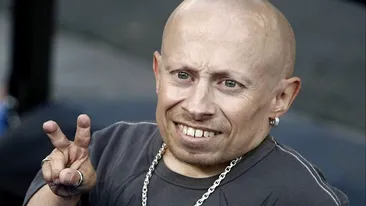 Actorul Verne Troyer a murit, la vârsta de 49 de ani! Mini Me din filmul ”Austin Powers” suferea de depresie