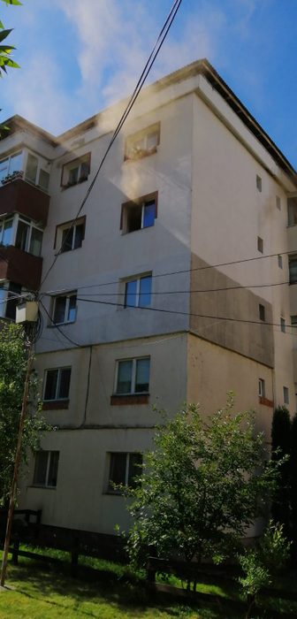 Panică într-un bloc din Câmpulung