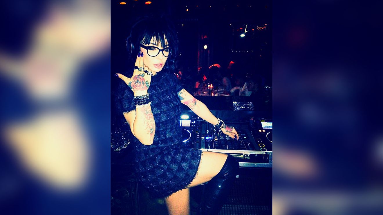 S-a decis! Dj Wanda vrea sa-si puna pirostriile si sa faca un copil