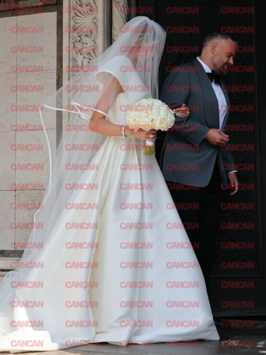 Gabriela Prisăcariu a îmbrăcat rochia de mireasă / Sursă foto: CANCAN.RO