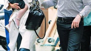 Tom Cruise nu mai vrea copii! "Sunt atat de fericit cu trei"