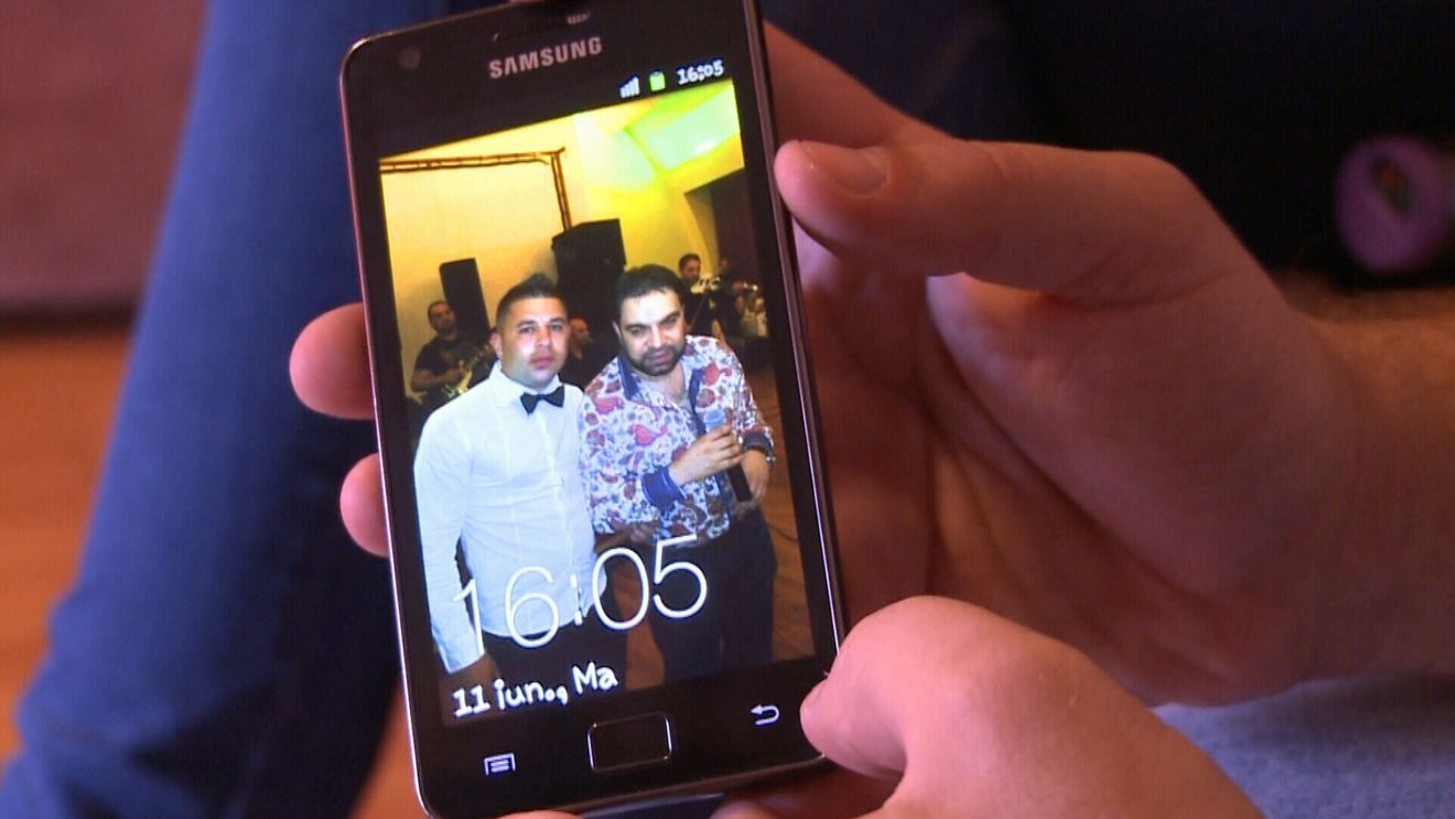 Nebunia lui Bebe Interlopu’! Dupa ce si l-a tatuat pe Salam langa inima, a inceput sa-l barbiereasca!