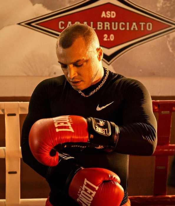 OG Eastbull se va lupta în februarie cu Jon Băiat Bun (SURSA FOTO: INSTAGRAM)