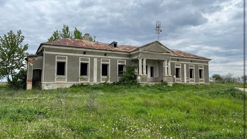 Cum arată conacul din România care costă doar 36.000 € și de ce nu se vinde imediat