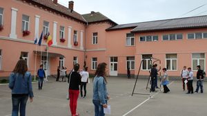 Anunțul făcut de MAI! Se va înființa o poliție specială pentru școli. Structura "Poliția, siguranță școlară" va funcționa din prima zi a anului școlar