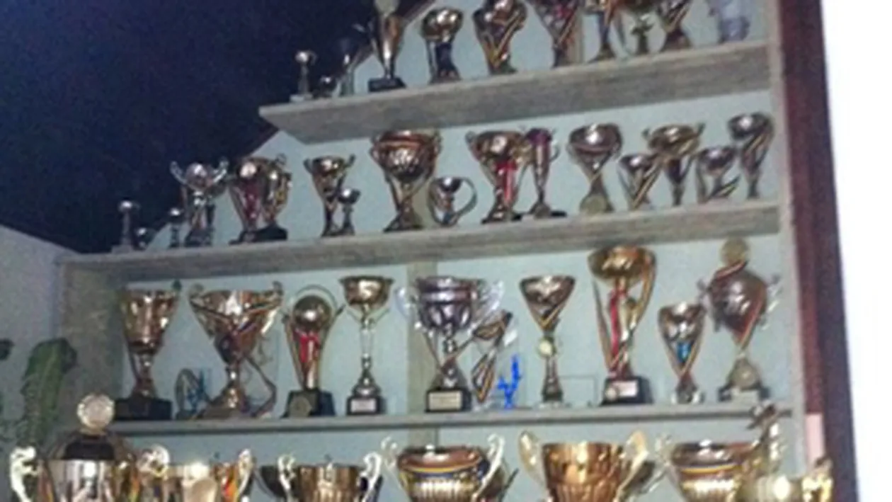 Andreea Popescu se lauda pe Facebook cu trofeele iubitului!