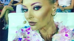 Nu degeaba i se spune "vedeta cameleon"! Cu ce look extravagant s-a afişat acum DELIA