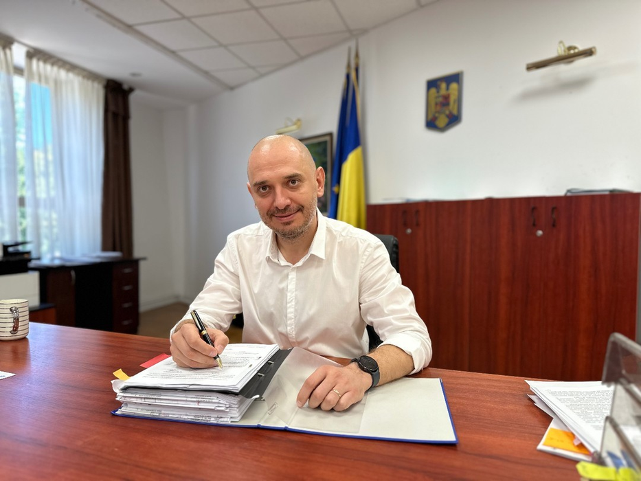 Radu Mihaiu, despre viața de primar dincolo de birou: ”Eu duc gunoiul, spăl vasele. Facturile le plătește banca”