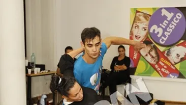 Bruneta nu vrea sa se joace cu silicoanele ei! Si-a asigurat bustul! Sanii Nicoletei Luciu nu se clintesc in timpul antrenamentelor