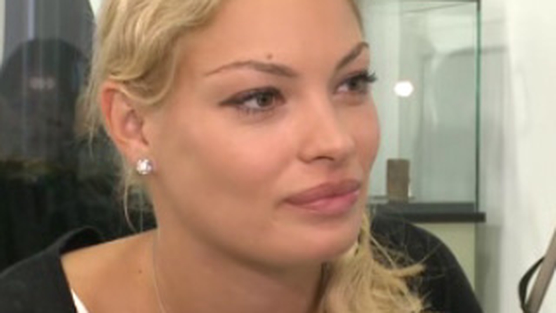 VIDEO Valentina Pelinel va scrie o carte de sanatate cu Monica Tatoiu!
