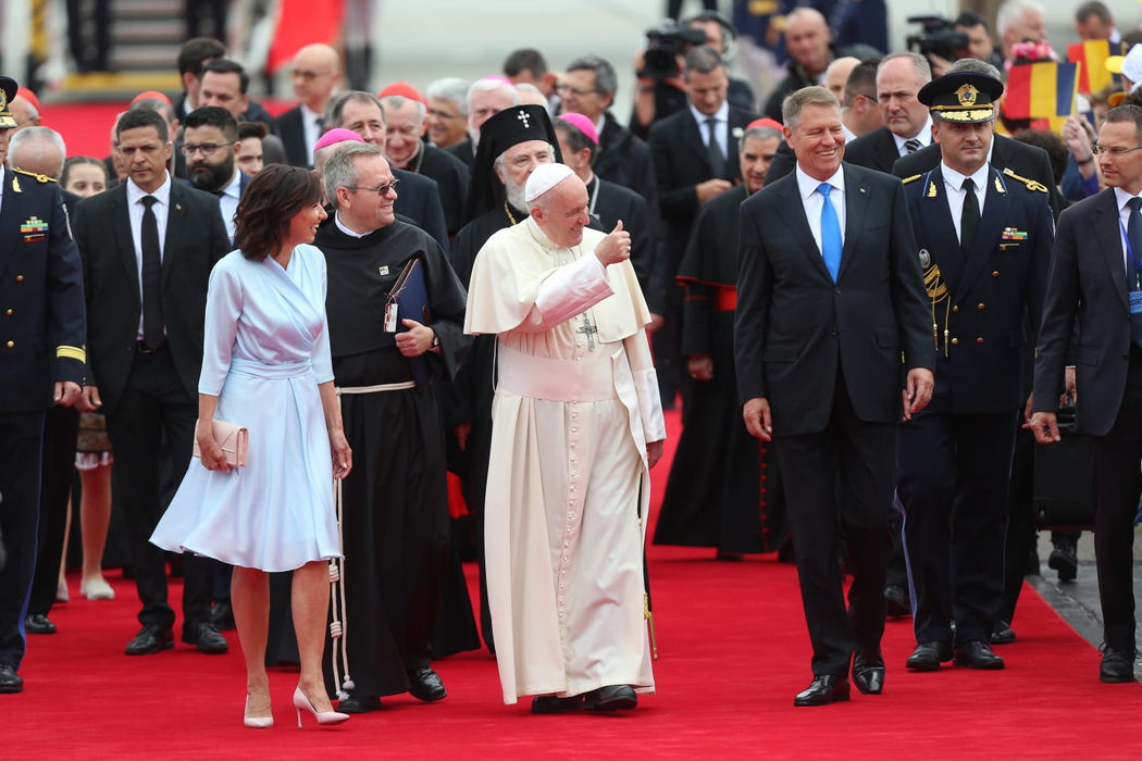 Papa Francisc este în România! Imagini super-exclusive + informații în premieră
