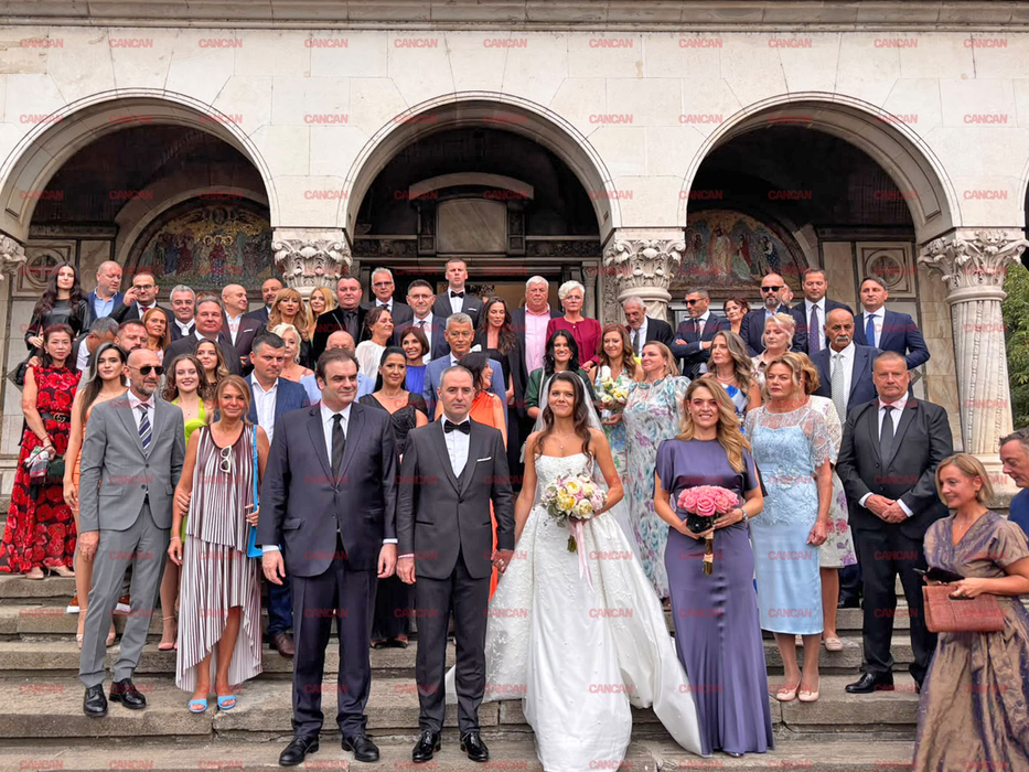 Ministrul Finanțelor s-a căsătorit cu aleasa inimii lui. Primele imagini de la nunta lui Alexandru Nazare cu Maria Mihali