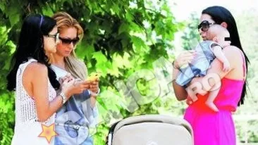 La doua luni, fiica lui Nicu Paleru a mers la terasa cu mama ei. Prima iesire ca intre fete