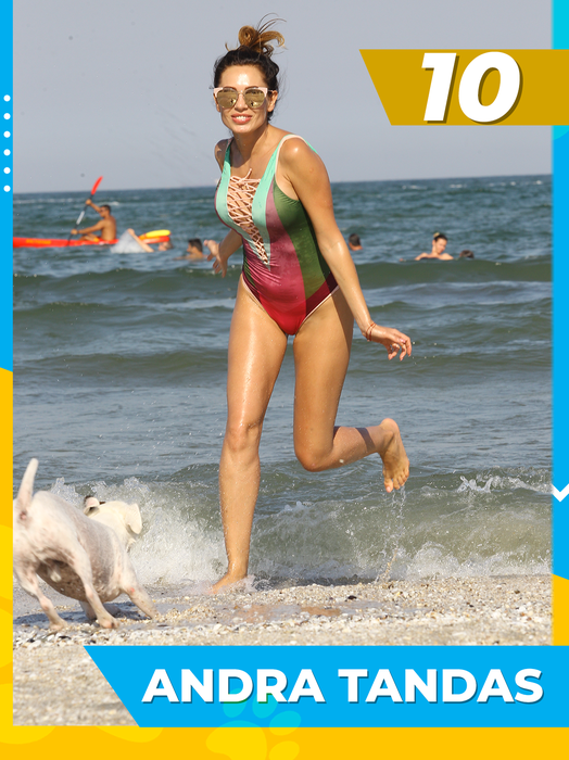 Top 25 dive cu prietenii necuvântători la plajă! Care e cea mai sexoasă dintre Bianca Drăgușanu, Crina Abrudan sau Lora?