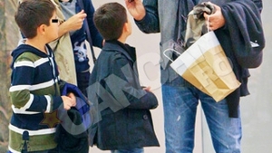 Ceva important? Lucian Mandruta si-a certat sotia in mall