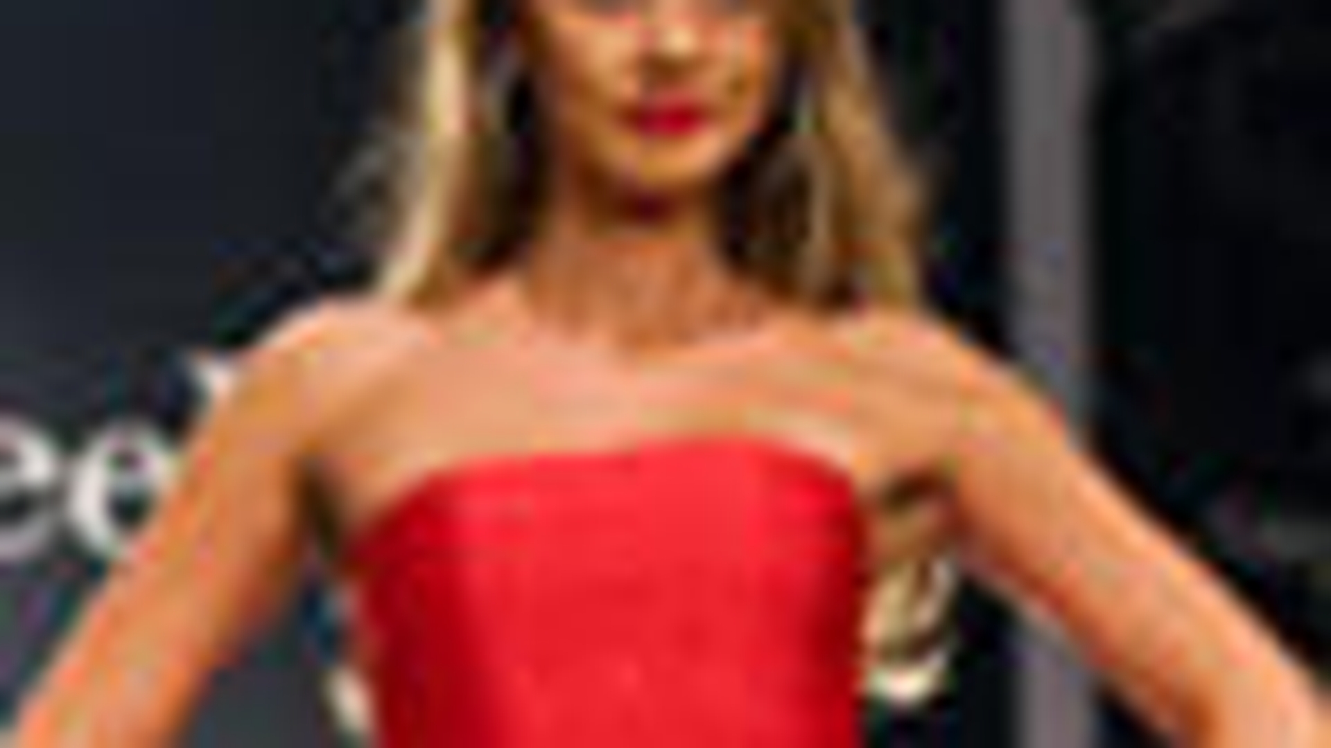 VIDEO! Colectia de rochii Nausica M. din a doua zi a Fashion Week!