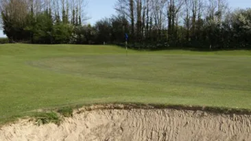 Si-au facut culcus pe terenul de golf