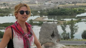 Amalia Enache, de la pupitrul stirilor direct in grota: Am fost in locul unde lumea s-a nascut si am dormit in pestera, ca ursuletii”