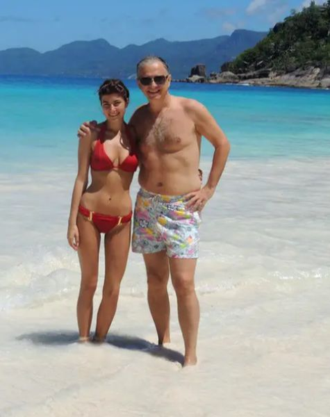 Fiica lui Mircea Geoană, apariție de senzație în Beverly Hills. A ales o rochie de seară care a întors toate privirile